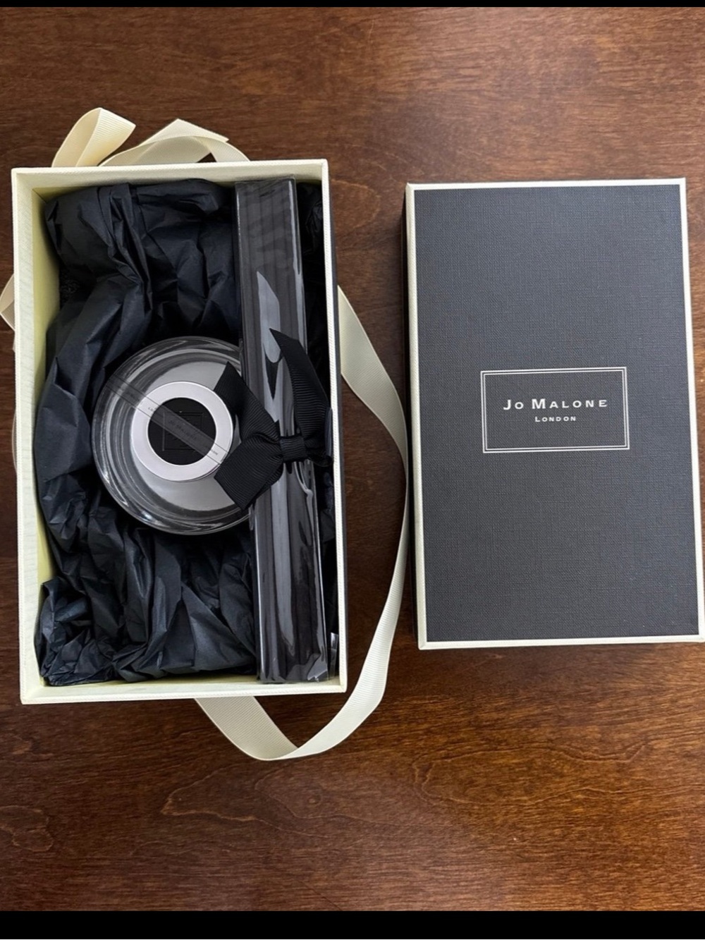 Jo Malone Red Roses Reed Diffuser - Picture 3 of 4